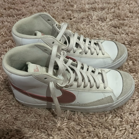 Rose gold Nike blazers. - Picture 1 of 3